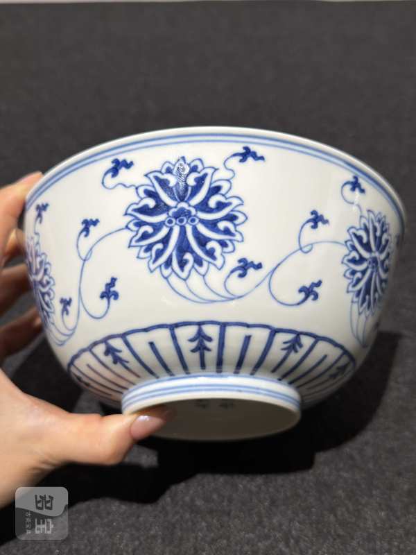 清同治 青花缠枝莲纹碗 - 图5